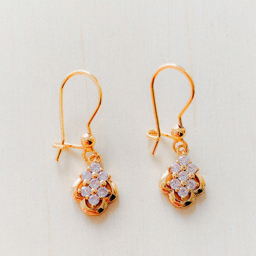 Anting Wanita Batik Bunga Zirconia Gold