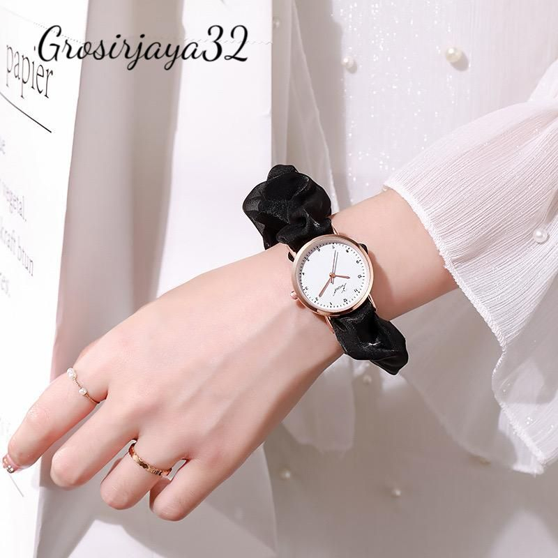 (Grosirjaya32) Jam Tangan Wanita Megumi Korea Analog Model Gelang Terbaru Strap Srunchie Import