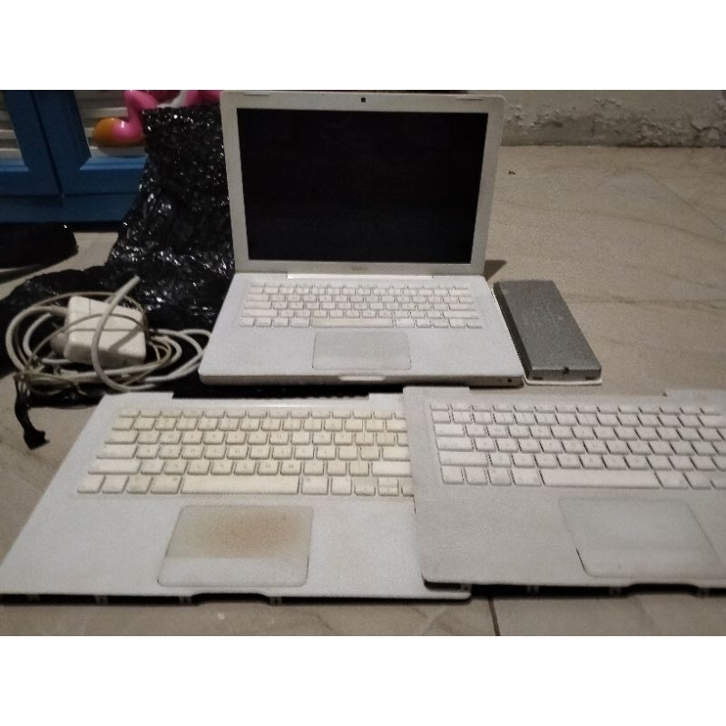 MacBook a1181 2006 minus Keyboard