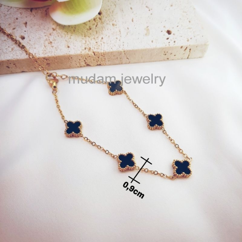 Gelang Rantai Model Daun Semanggi Bergerigi