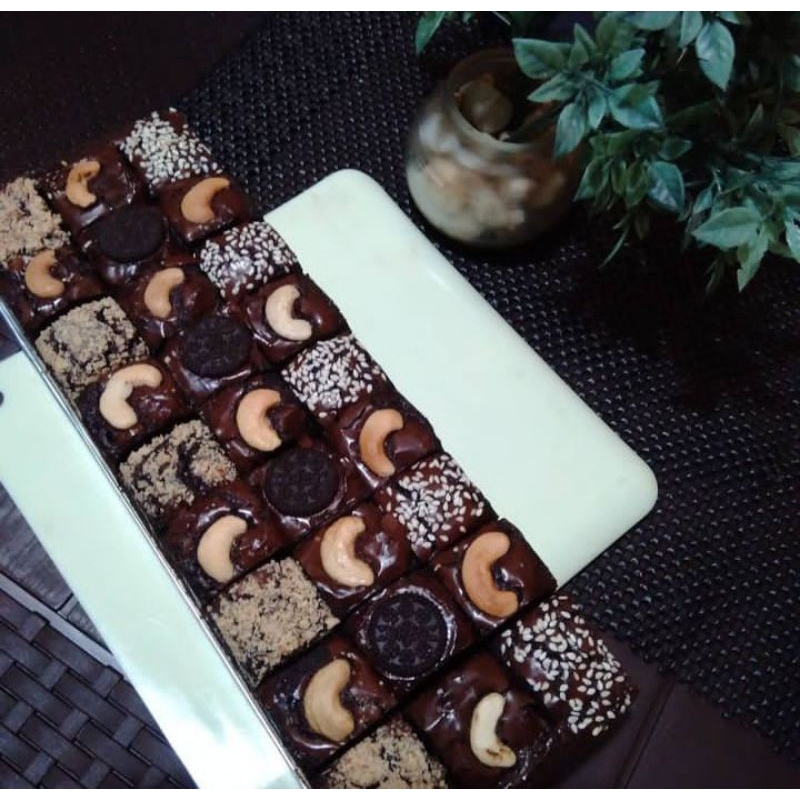 

BROWNIES PANGGANG PREMIUM 30 POTONG