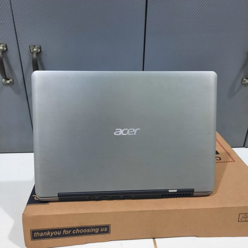 Laptop Acer Aspire S3 Intel Core i3-2367M Super slim design ringan mudah dibawa-bawa