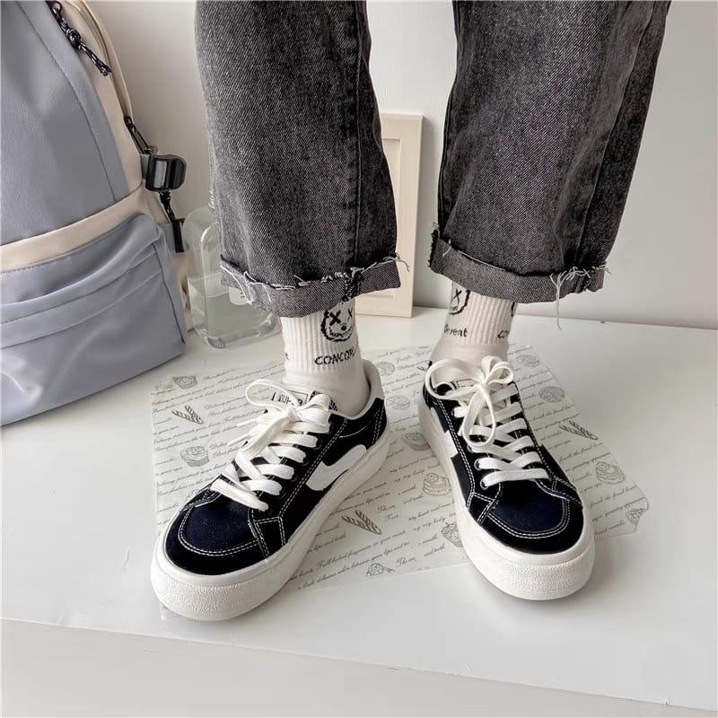 GROSIRTAS &quot;FREE BOX&quot; LV0148 SEPATU KANVAS WANITA KOREA IMPORT CASUAL SPORT SHOES HITAM