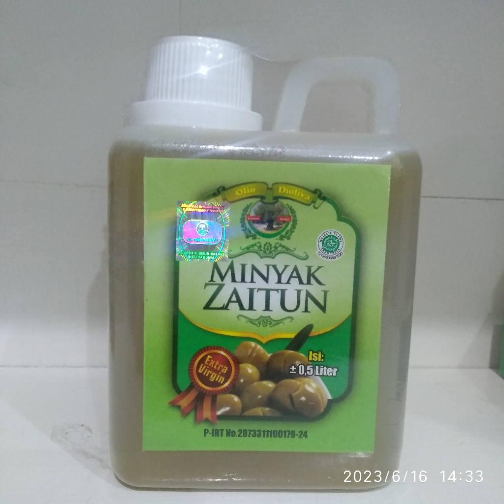 

Minyak Zaitun Extra Virgin 500 ml Al Ghuroba Perasan Pertama Aman untuk langsung dikonsumsi+oles