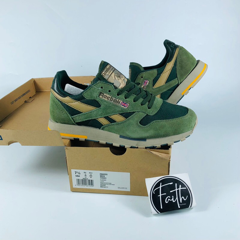 (FTH) Reebok Classic Utility Green