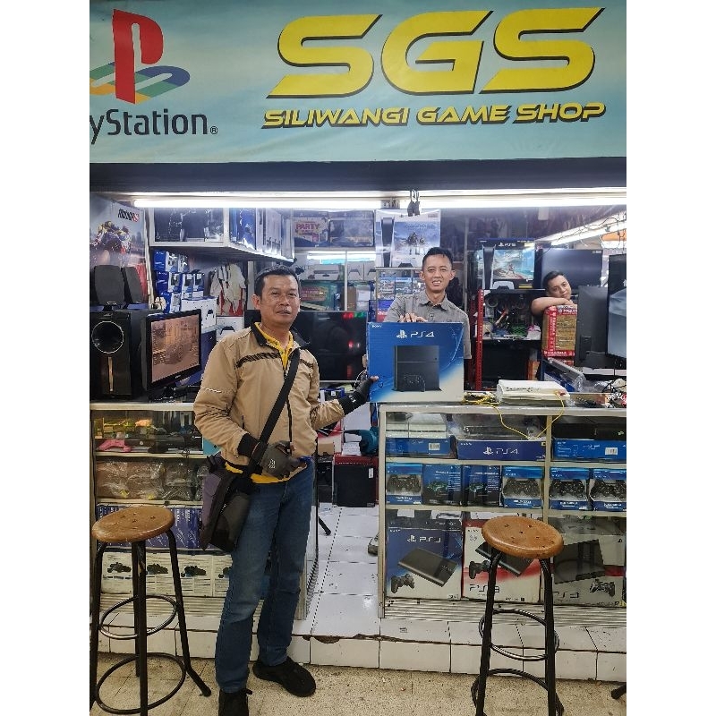 Ps4 fat 500 giga free  game siap pake bergaransi