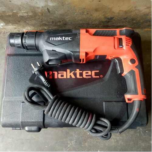 Mesin Rotary Hammer Drill MAKTEC MT 870