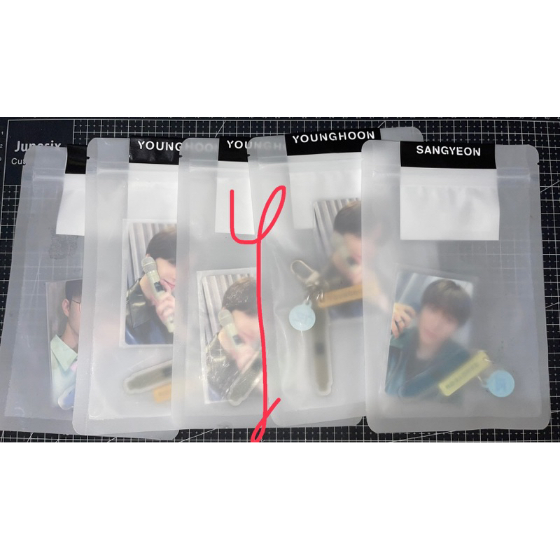 THE BOYZ MD ZENERATION KEYRING MICROPHONE LANYARD ballcap