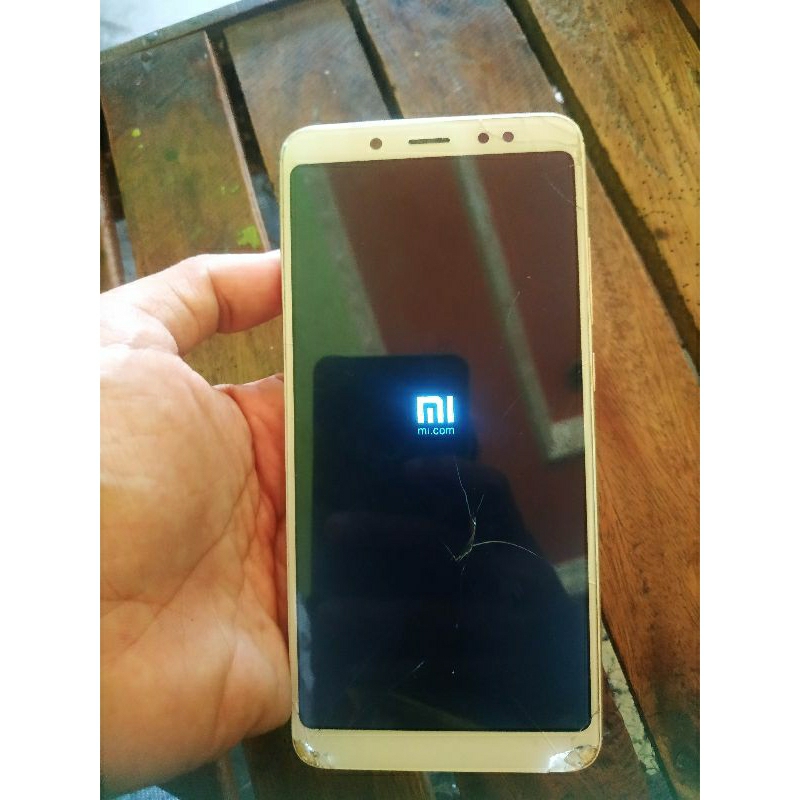 Redmi note 5 pro botloop mentok logo dan retak