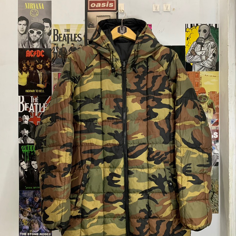 Jaket Tebal Outdoor Parasut Down Jacket Pria / Wanita Spiewak Hitam Camo Military