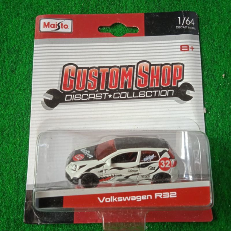 Maisto custom shop Volkswagen VW r32 putih polo golf