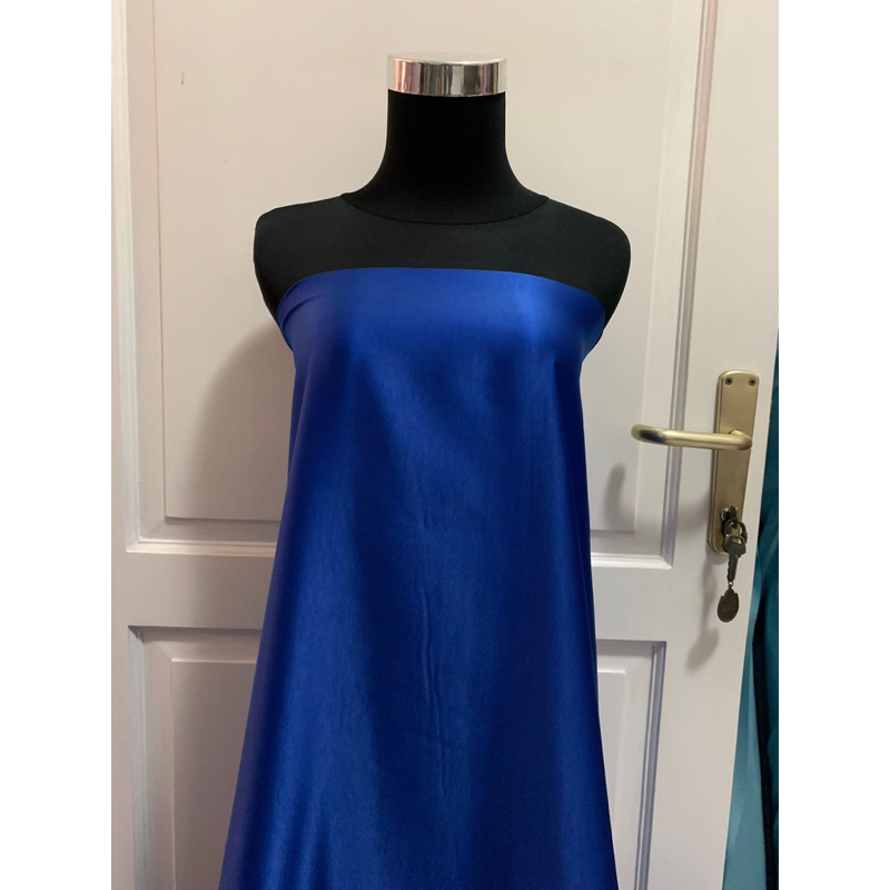 Kain Satin Saten Silk Maxmara Original Bahan Bridesmaid Warna Biru Blue Elektrik