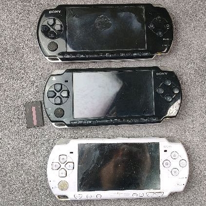 PSP 2000 dan PSP 3000 Bekas Junk