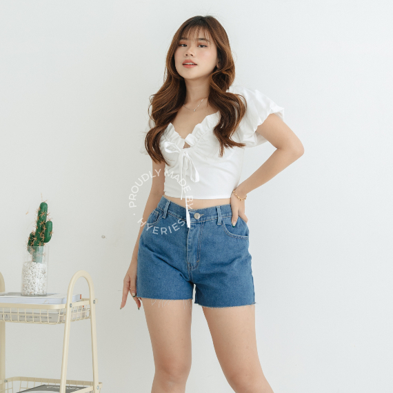 HYERIES Chaewon Shorts Hotpants Celana Pendek Jeans Wanita Pinggang Karet Unfinished Hotpants Jeans Korean Basic Jeans Highwaist Celana Pendek Jeans Sobek Biru Muda Light Blue Jeans Pendek Ripped High Waist Jeans Shorts Cewek Denim A line Shorts