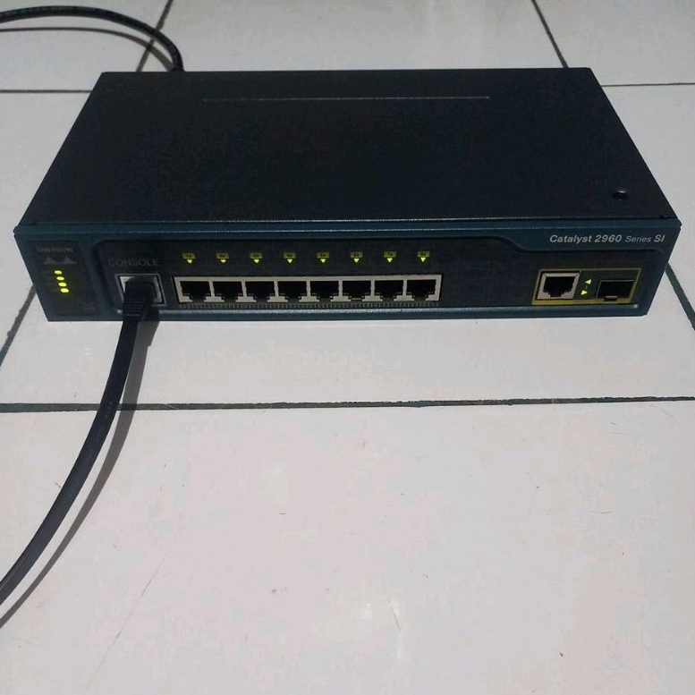 Cisco 2960 Series WS-C2960-8TC-S