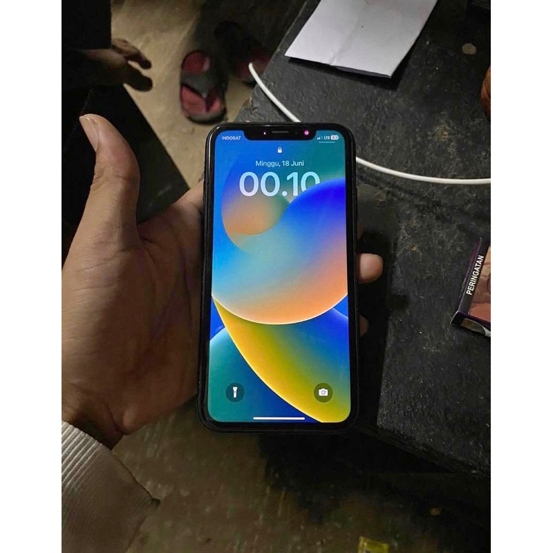 ipone xr 64 gb hitam