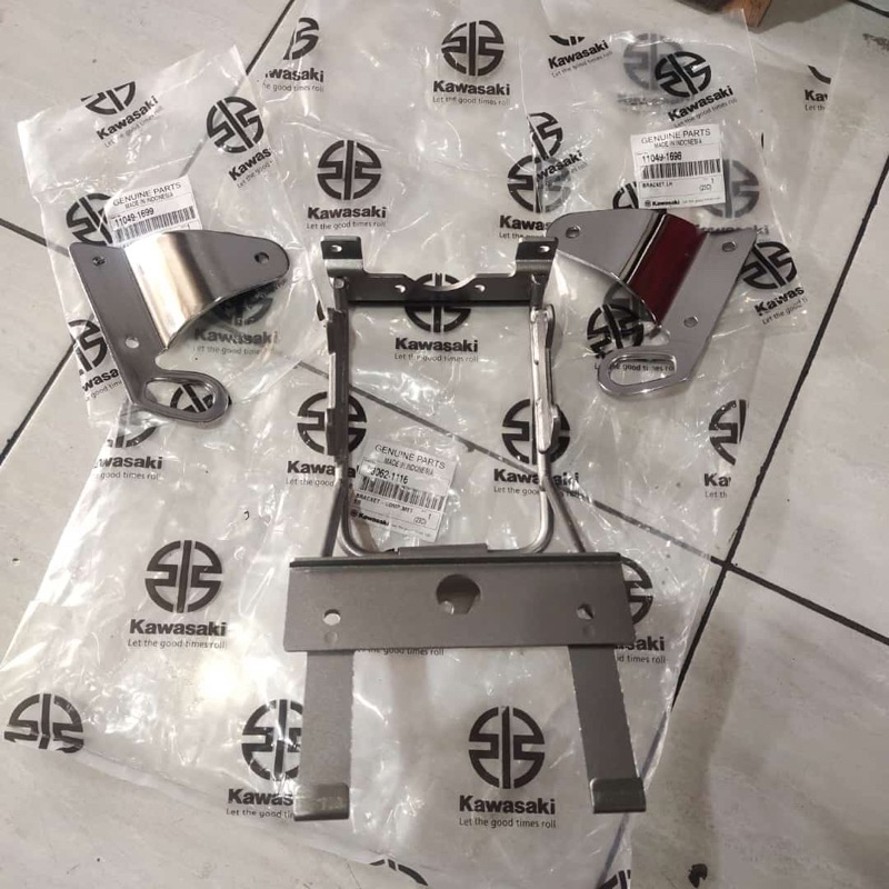 pangkon lampu set kupingan kanan kiri ninja r/ss original