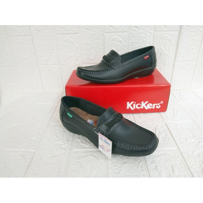 sepatu pantofel Kickers pantofel wanita flat kerja sekolah formal hitam