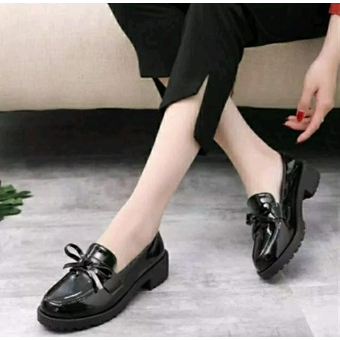 Sepatu Wanita Docmart Fashion / Sekolah / Loafers Motif Pita 8 Hitam Trend Berkualitas