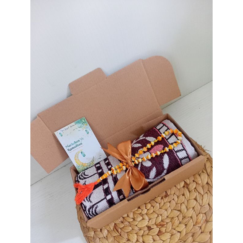 HAMPERS SAJADAH KADO NIKAH OLEH OLEH HAJI SOVENIR PENGAJIAN