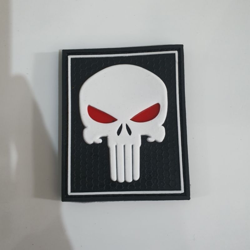 patch rubber logo tengkorak funiser mata merah / tempelan emblem karet velcro