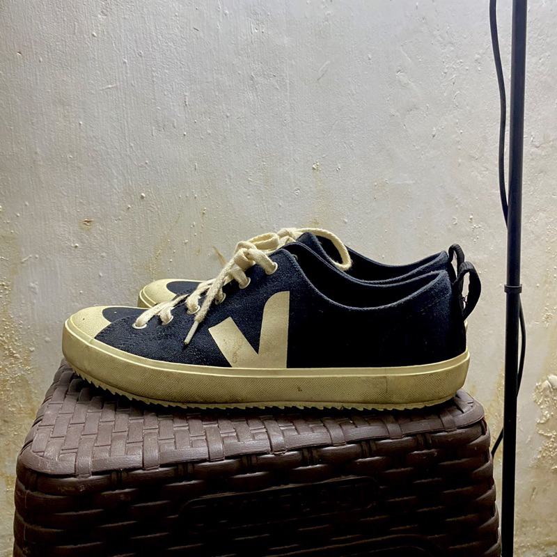 Veja Nova Low Shoes