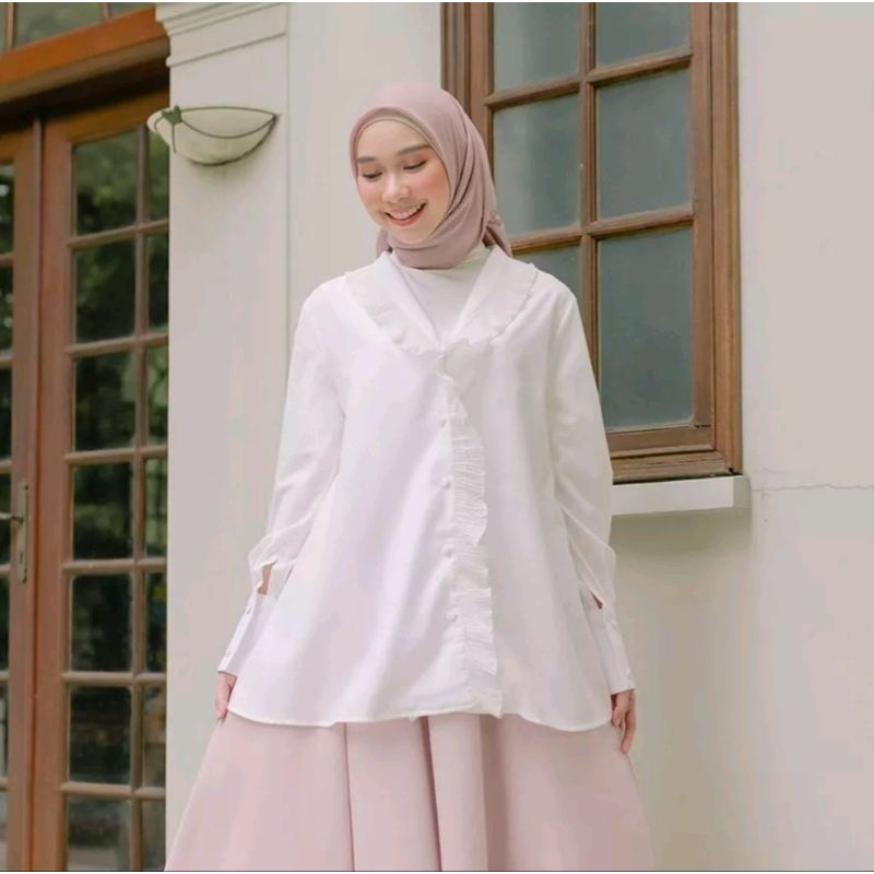 Preloved HijabChic x Thatal Edith White Top