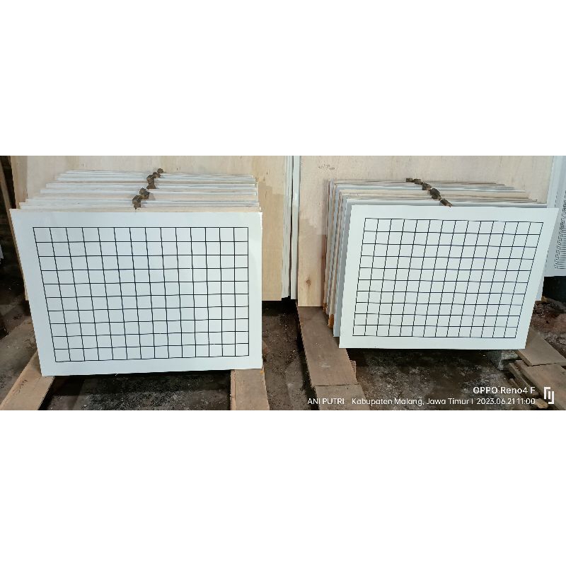 

papan tulis geometri. papan tulis kotak. papan tulis putih. whiteboard kotak geometri. produksi