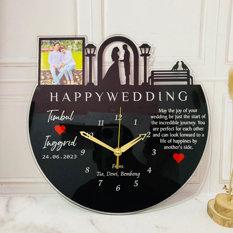 

Kado Pernikahan Custom Mewah dan Unik Bonus Box Kado dan Pita