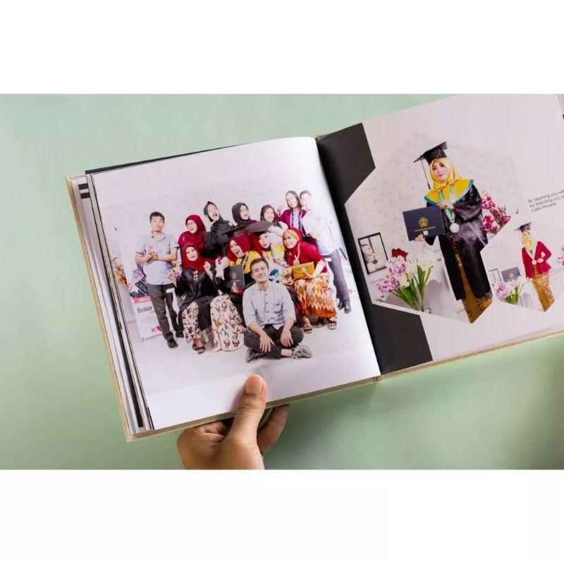 

Majalah buku foto