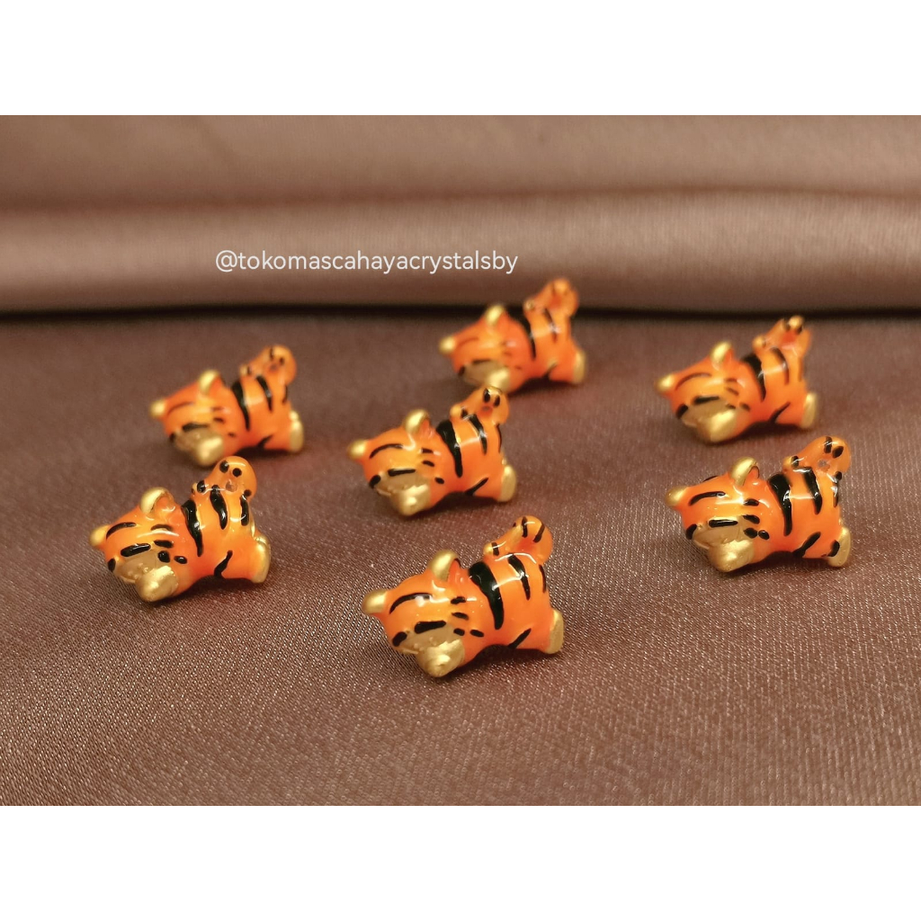 Charm Tigger (Winnie The Pooh) Disney Emas kadar 24k HK Hongkong 999% 999 (Limited edition / edisi terbatas)