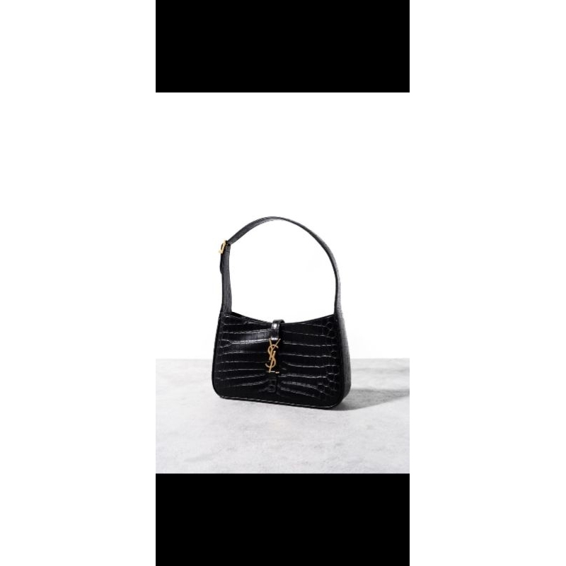 Tas saint laurent hobo bag shiny croc stamp black