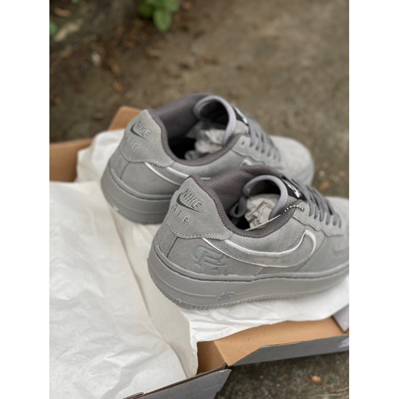 SEPATU NIKE AIR FORCE 1 REIGNING CHAMP GREY