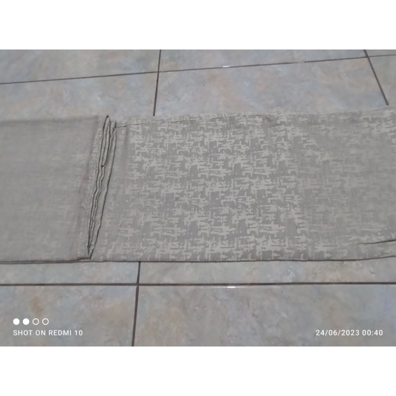 sarung doby signature jait tengah bahan kain katun embos