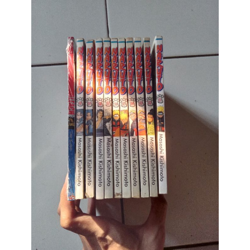 Paket Komik Naruto 31-40 plus Bleach 61