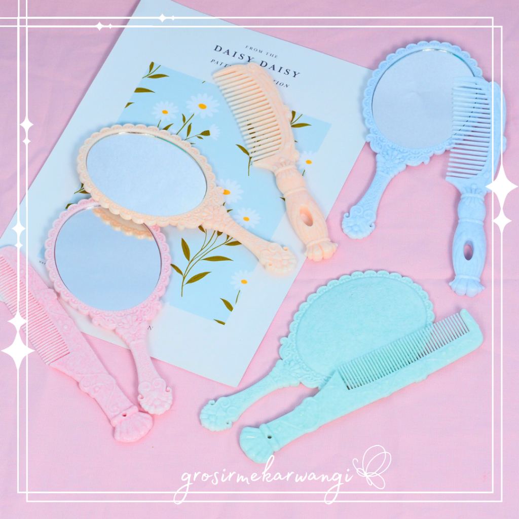 Cermin Sisir Set Isi 2 Pcs Motif Ukiran Vintage Cermin Kaca Rias Oval Gagang Make up Per Set Sisir Portabel Souvenir Aesthetic