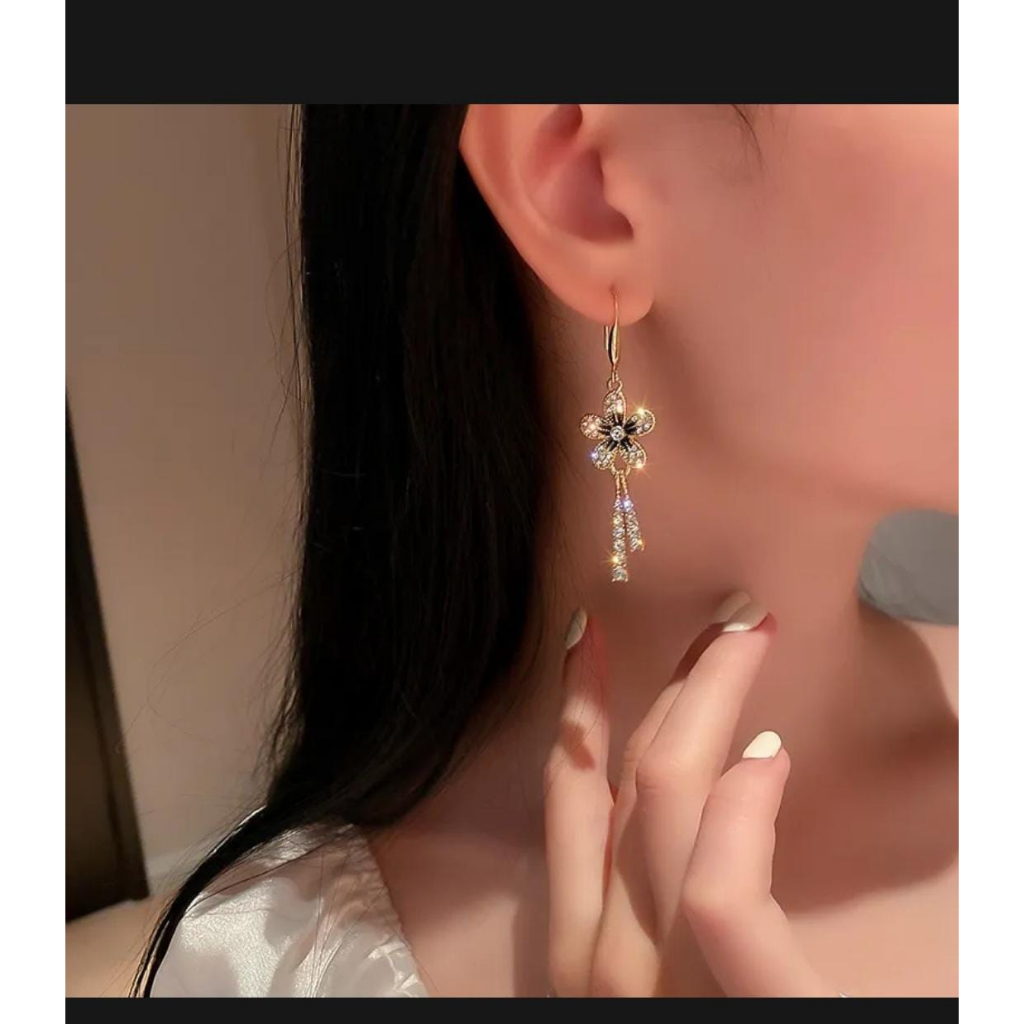 DHIO - Anting anting bunga kristal panjang juntai