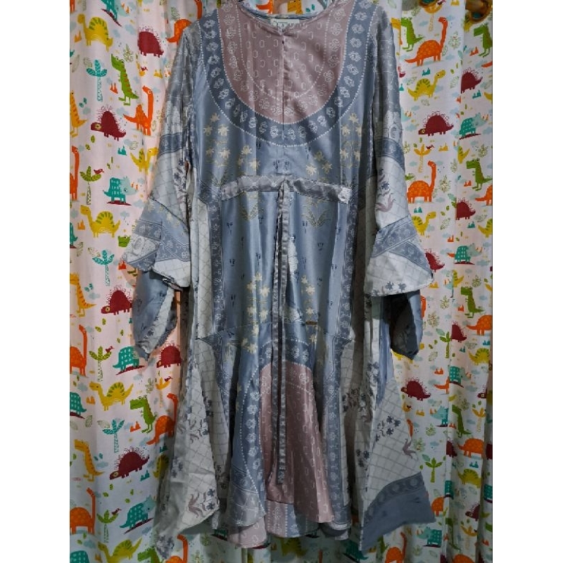 tunik wearing klamby