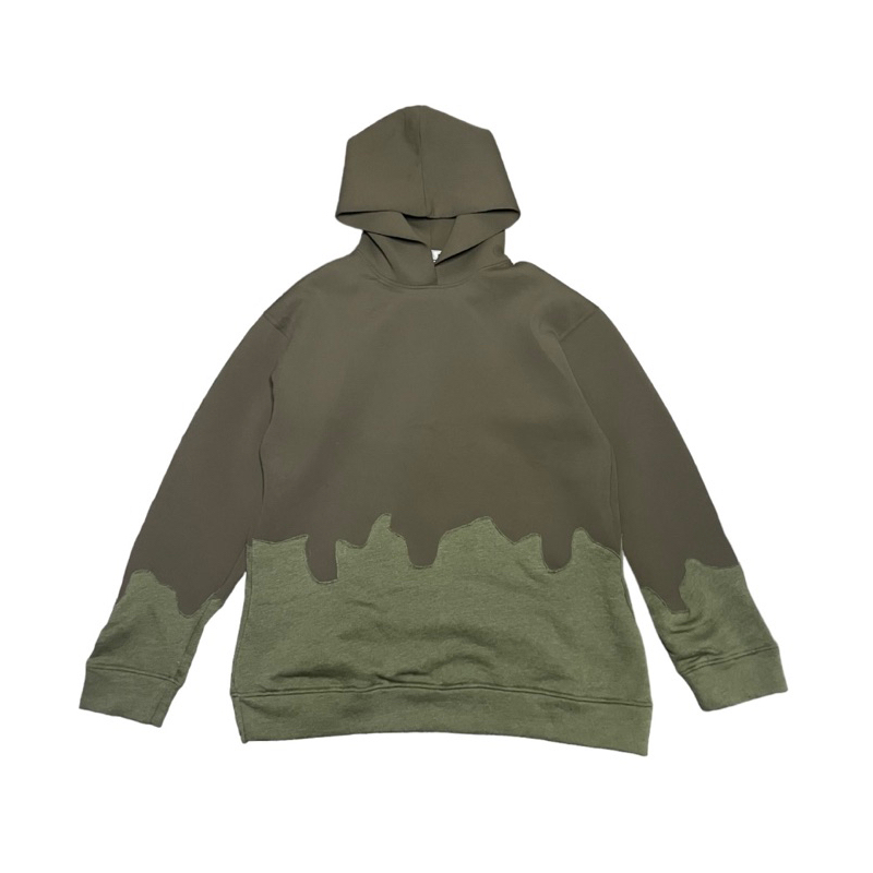 The ‘ Xll ‘ hoodie Uniqlo rework melt