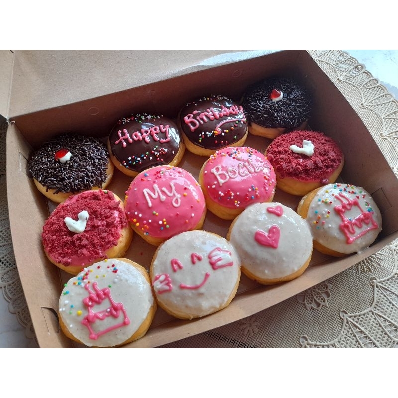 

Donat ucapan/Donat tulis/ Donat Ultah/ Kado ultah anak perempuan