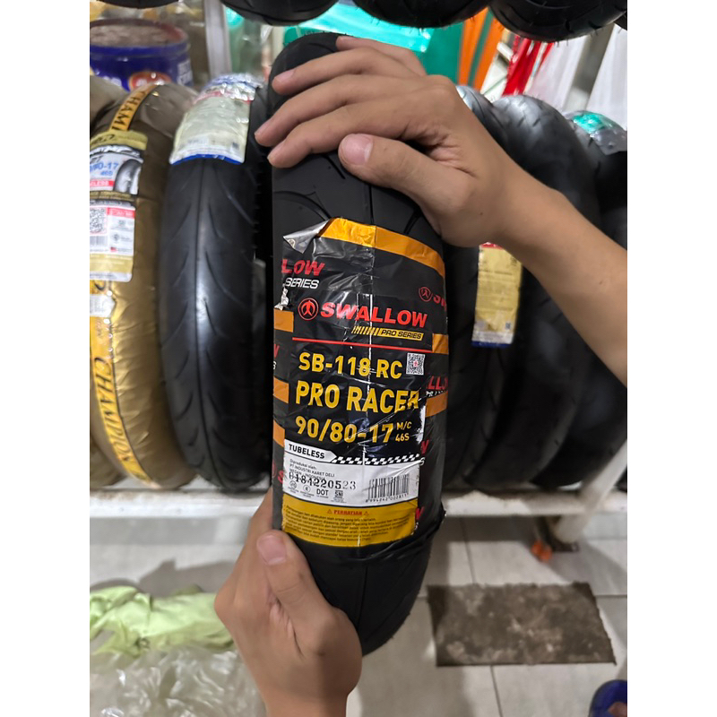 Ban Swallow Pro Racer 90/80-17