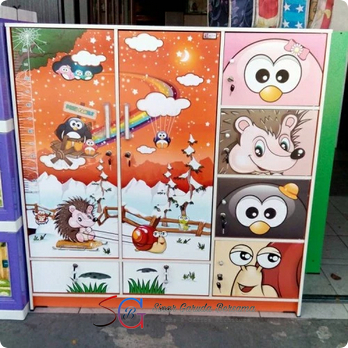 LEMARI PAKAIAN ANAK KARAKTER 3 PINTU BERGAMBAR / LEMARI BAJU ANAK ANAK POKU