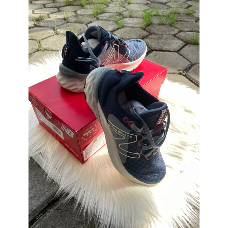 Sale 70% New Balance Fresh Foam ROAV V2 WROAVHN2 Size 38