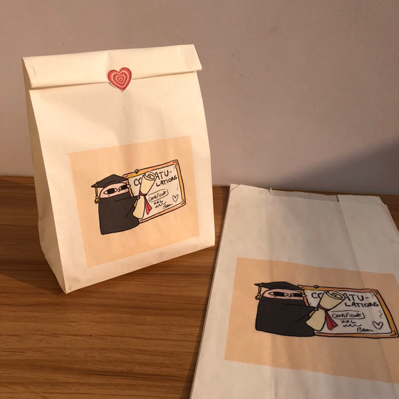 

Packaging Amplop putih motif Congratulation Certificate aesthetic vintage