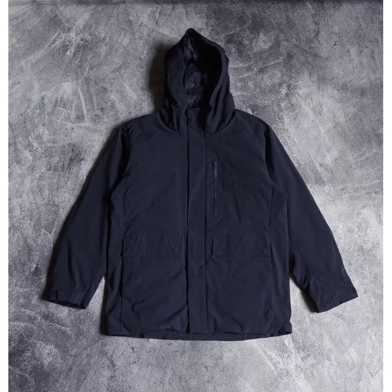 UNIQLO Seamless hybrid down preloved