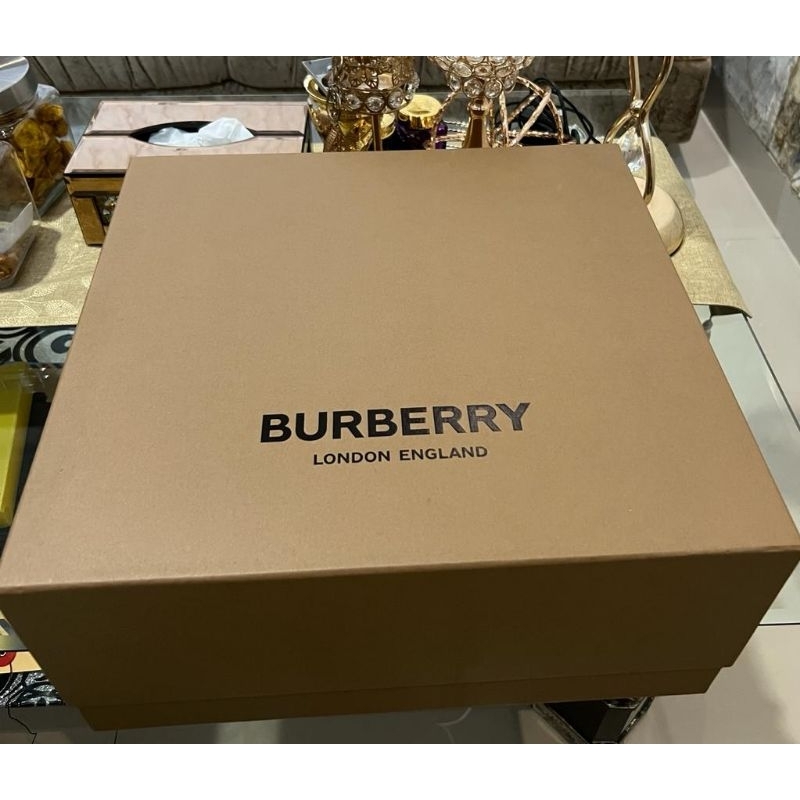 

Dus Burberry 10000% Original #dusOriginalBurberrry