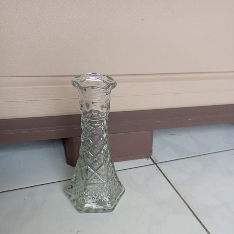 Vas bunga kaca kecil