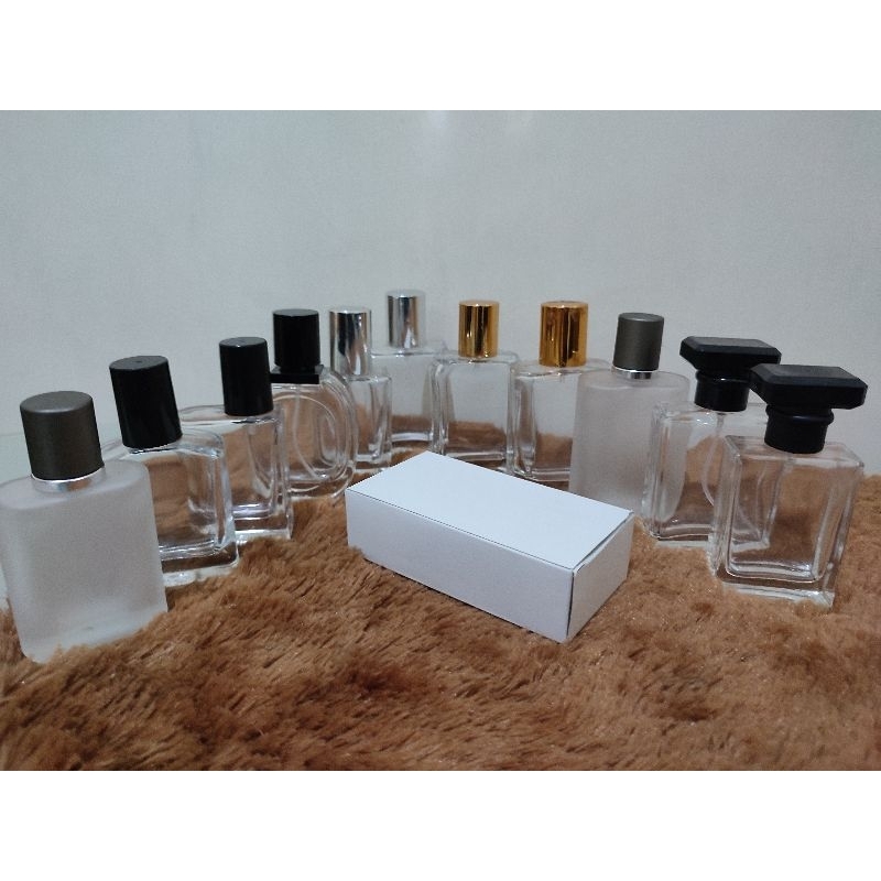 

Box Universal ukuran 5,5x3x10,5 polos // 30ml 50ml untuk chanel zara herme adg dyptique dll