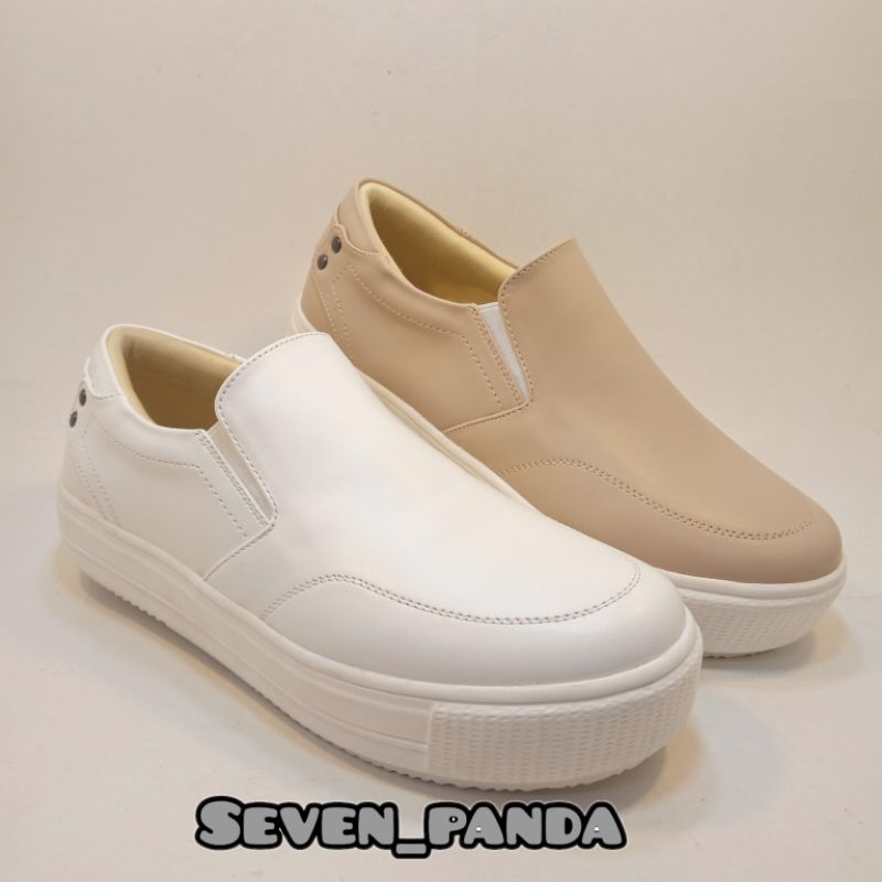 Tri&Vie YM 221 (Sepatu Slip On Wanita) [8001099303]