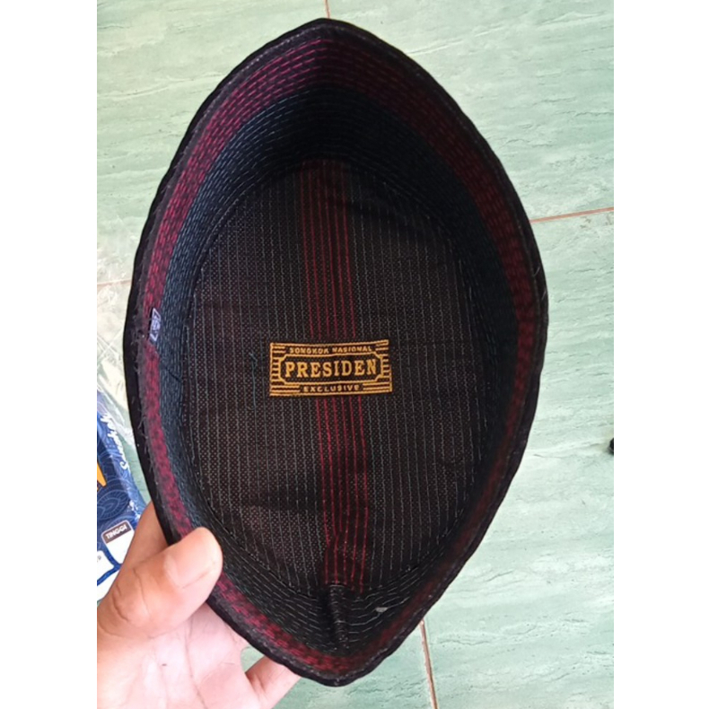 NUZ PECI Anak &amp; Dewasa - Songkok Nasional Presiden Hitam Polos Standar Beludru Laki Pria Remaja Tanggung Muslim Santri Sholat Topi Kopiah Kopyah Songko Jumatan Lurah Formal Murah Tinggi 8 9 cm 8cm 9cm Ukuran 50 51 52 53 54 55 56 57 58 59 Sarung Baju Koko